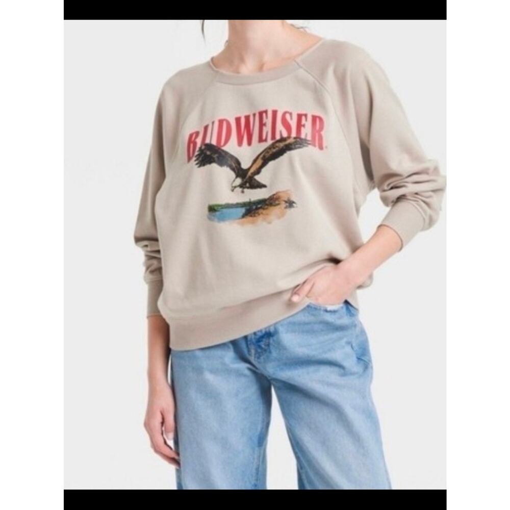 Budweiser Eagle Graphic Sweatshirt in Beige 0042